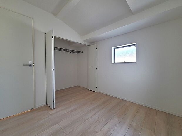 大容量クローゼット付き!家族の成長と共に増える荷物もスッキリ収納。