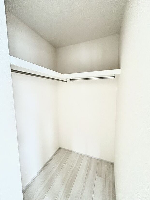 大容量クローゼット付き！家族の成長と共に増える荷物もスッキリ収納。 