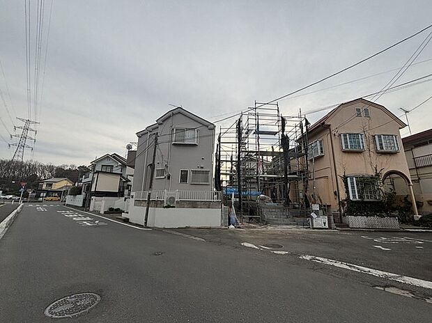 五感で感じる、現地でしかわからない事も沢山ございます。周辺環境なども一緒にご案内いたしますのでお気軽にお問合せください。