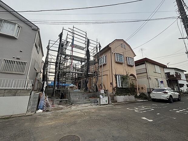 6m幅員の道路に面しておりお車の運転が苦手な方でも安心して出入りいただけます。