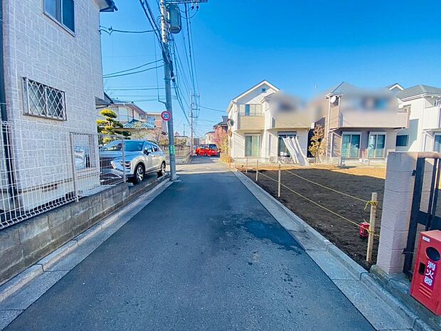 戸建てが立ち並ぶ静かな住宅街。四季折々の移り変わりを感じながら自然と楽しみ、暮らす、そんな毎日を日々の中で感じられる住環境
