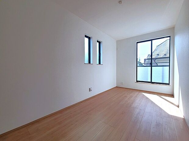 2面採光を確保した明るい室内は、爽やかな風を感じる居心地の良い空間です。