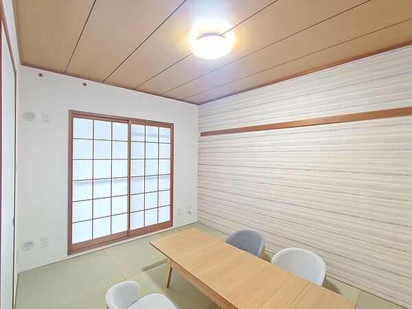 【和室／約6.0帖】 南東向き住戸につき、陽当り良好です！