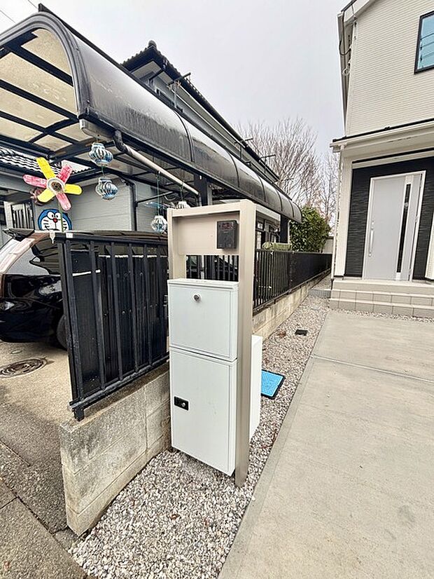 玄関はおうちの顔とも呼ばれる重要な場所!明るくスッキリと見える空間で住まう人を見送り、出迎えてくれます。