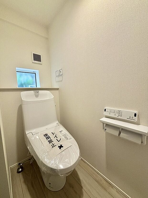1.2階にそれぞれトレイがございます。朝の混雑時に分散して利用できるほか、ゲスト用としても使い分けることもできます。