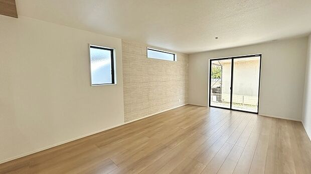 夕食の時間。家族、友人、両親、親戚との会話がより料理を美味しくしてくれる。あっという間に時間が過ぎてしまう居心地の良さは、普段はほっとする空間としてここにあります。