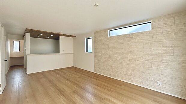 夕食の時間。家族、友人、両親、親戚との会話がより料理を美味しくしてくれる。あっという間に時間が過ぎてしまう居心地の良さは、普段はほっとする空間としてここにあります。 