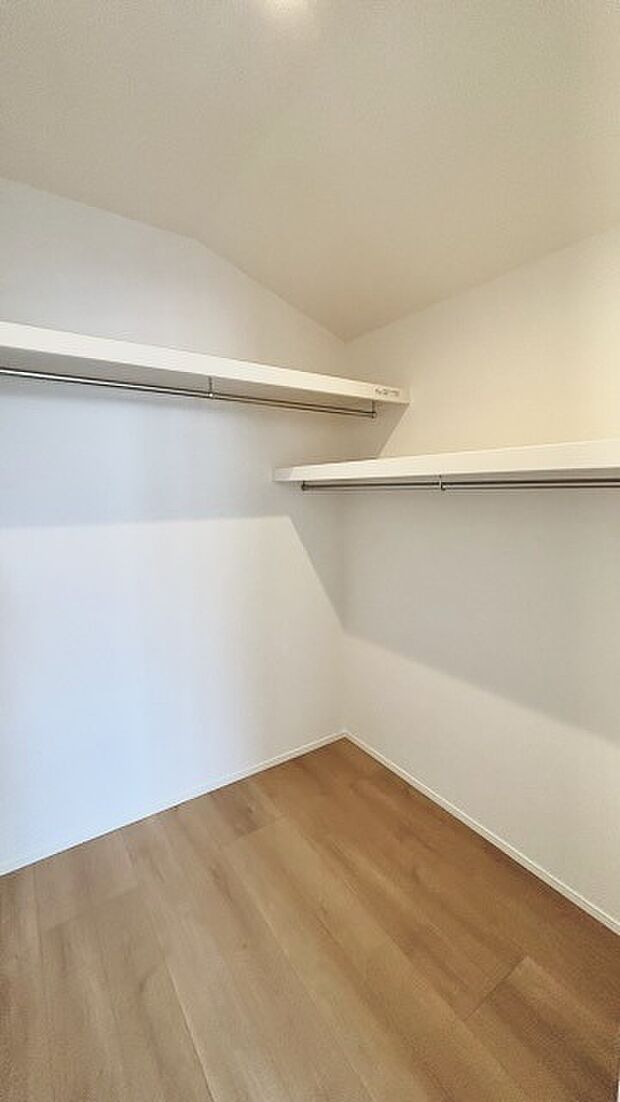 大容量クローゼット付き!家族の成長と共に増える荷物もスッキリ収納。
