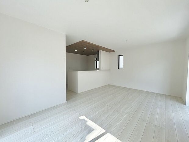 リビングは家具の配置も思いのまま。自由度が高い設計です。