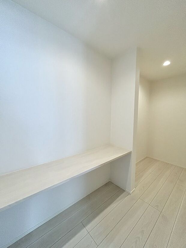 大容量のパントリーがございますので、非常食や食品のストックも沢山置けます。