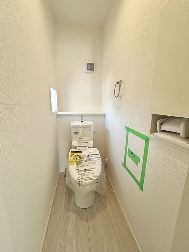 1.2階にそれぞれトレイがございます。朝の混雑時に分散して利用できるほか、ゲスト用としても使い分けることもできます。