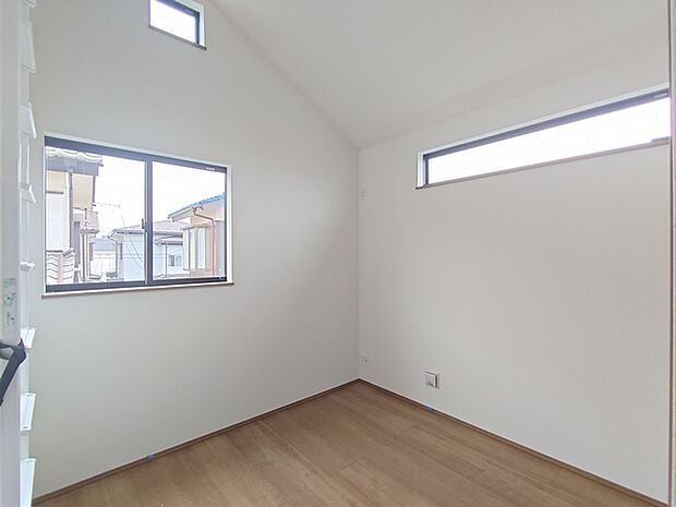 【2F洋室／約4.5帖】 全室2面採光の明るい室内。