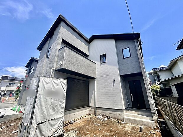 戸建てが立ち並ぶ静かな住宅街。四季折々の移り変わりを感じながら自然と楽しみ、暮らす、そんな毎日を日々の中で感じられる住環境 