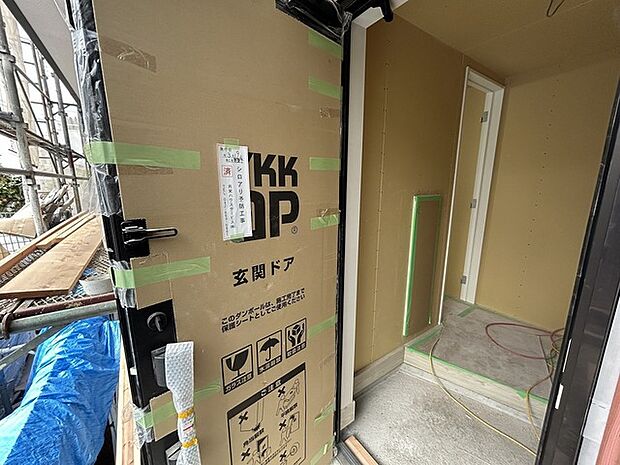 玄関はおうちの顔とも呼ばれる重要な場所!明るくスッキリと見える空間で住まう人を見送り、出迎えてくれます。