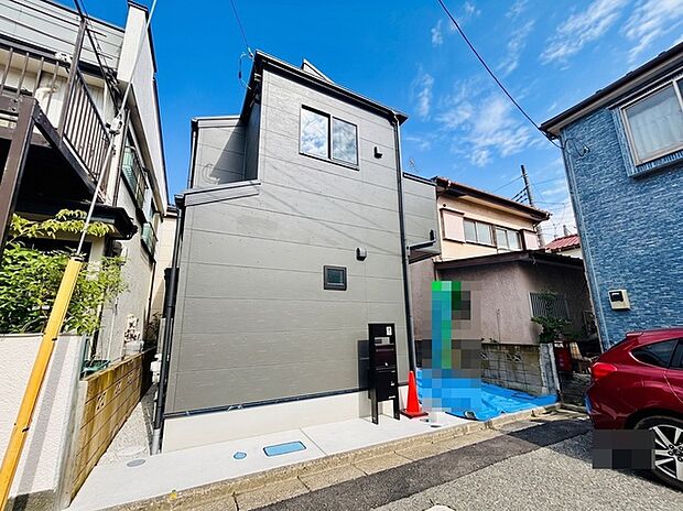 戸建てが立ち並ぶ静かな住宅街。四季折々の移り変わりを感じながら自然と楽しみ、暮らす、そんな毎日を日々の中で感じられる住環境