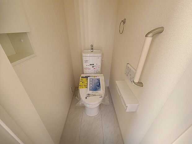 1.2階にそれぞれトレイがございます。朝の混雑時に分散して利用できるほか、ゲスト用としても使い分けることもできます。 