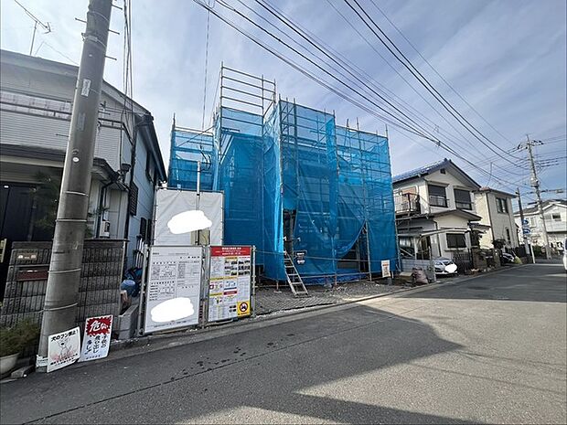 6m幅員の道路に面しておりお車の運転が苦手な方でも安心して出入りいただけます。