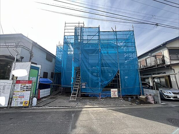 戸建てが立ち並ぶ静かな住宅街。四季折々の移り変わりを感じながら自然と楽しみ、暮らす、そんな毎日を日々の中で感じられる住環境