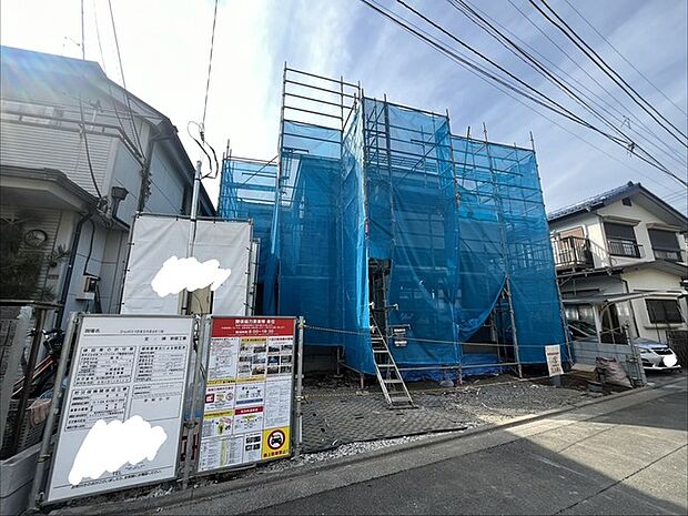 戸建てが立ち並ぶ静かな住宅街。四季折々の移り変わりを感じながら自然と楽しみ、暮らす、そんな毎日を日々の中で感じられる住環境
