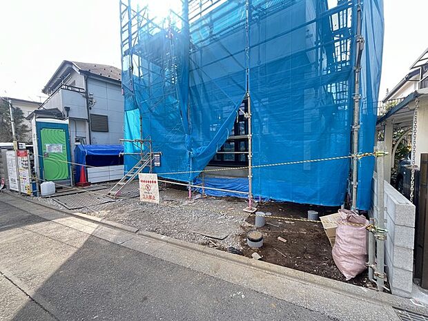 セカンドカーや来客時にも便利なカースペース2台分ございます。