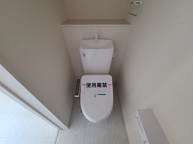 1.2階にそれぞれトレイがございます。朝の混雑時に分散して利用できるほか、ゲスト用としても使い分けることもできます。