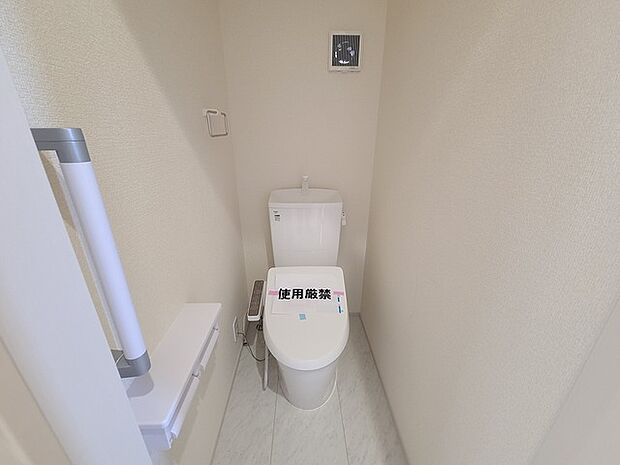 1.2階にそれぞれトレイがございます。朝の混雑時に分散して利用できるほか、ゲスト用としても使い分けることもできます。