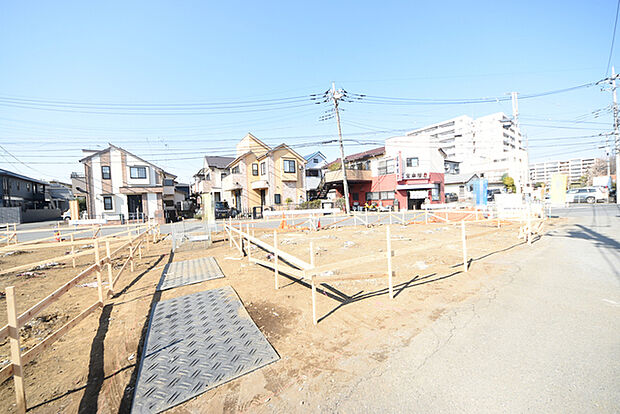 商業施設が徒歩圏内に充実、日々のお買い物も安心な環境です。