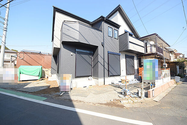 セカンドカーや来客時にも便利なカースペース2台分ございます。 