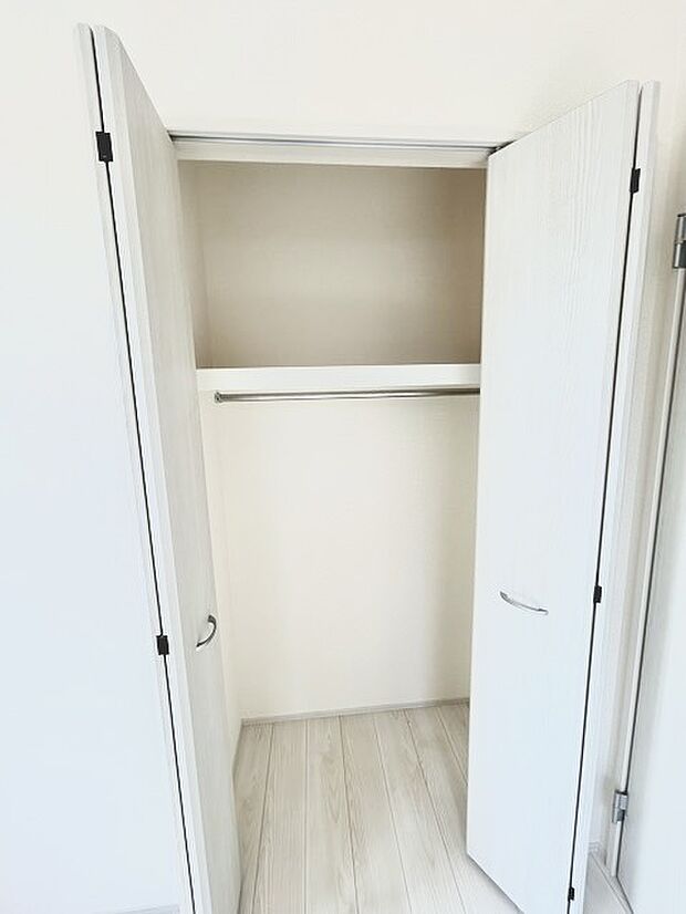 大容量クローゼット付き!家族の成長と共に増える荷物もスッキリ収納。