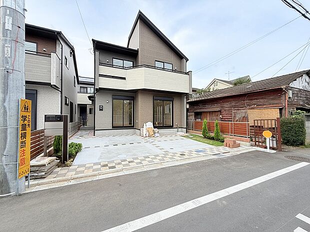 五感で感じる、現地でしかわからない事も沢山ございます。周辺環境なども一緒にご案内いたしますのでお気軽にお問合せください。