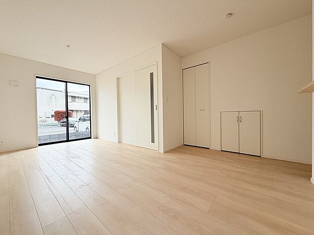 夕食の時間。家族、友人、両親、親戚との会話がより料理を美味しくしてくれる。あっという間に時間が過ぎてしまう居心地の良さは、普段はほっとする空間としてここにあります。