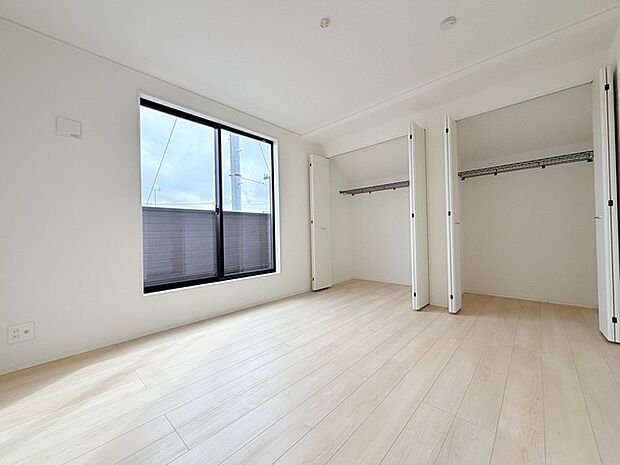 今からここを誰のお部屋にしようか、そんな洋室。大きさは7.5 広がる空間に、心解き放つ穏やかなひととき 帖です。