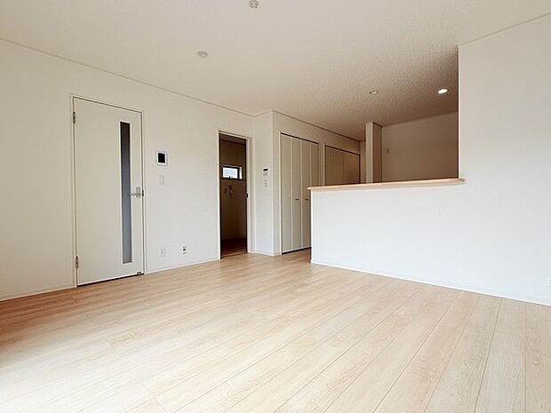 夕食の時間。家族、友人、両親、親戚との会話がより料理を美味しくしてくれる。あっという間に時間が過ぎてしまう居心地の良さは、普段はほっとする空間としてここにあります。