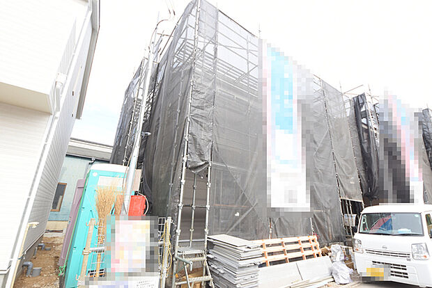 カースペースは1台駐車できます。車庫の出し入れのしやすさなど、実際に現地にてご確認ください。