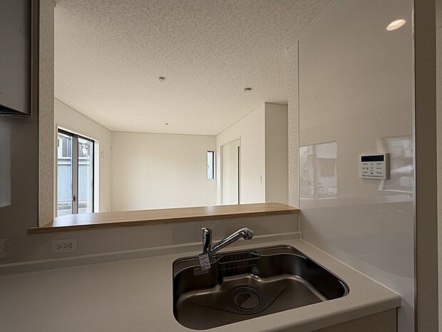 家族が一番集まる場所だから広々としつつも素敵な空間であって欲しい。皆がくつろぐリビングからキッチンまでが一つに繋がる空間。 