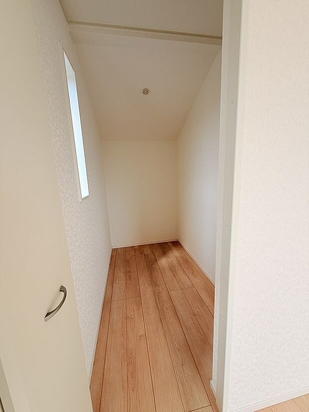 二階洋室7帖のWIC