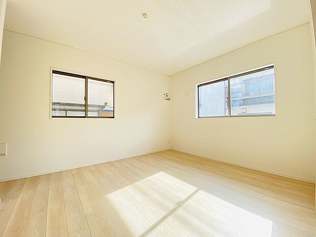 夕食の時間。家族、友人、両親、親戚との会話がより料理を美味しくしてくれる。あっという間に時間が過ぎてしまう居心地の良さは、普段はほっとする空間としてここにあります。