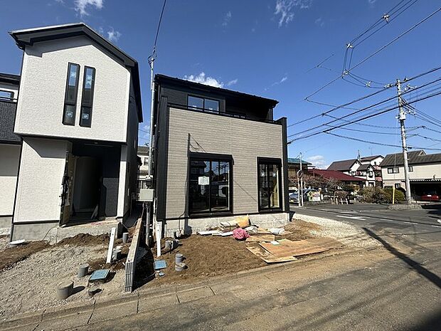 商業施設が徒歩圏内に充実、日々のお買い物も安心な環境です。