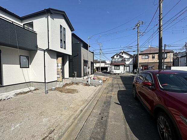 戸建てが立ち並ぶ静かな住宅街。四季折々の移り変わりを感じながら自然と楽しみ、暮らす、そんな毎日を日々の中で感じられる住環境