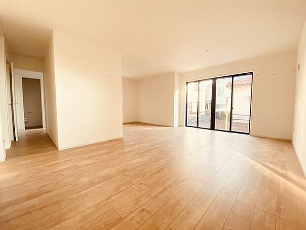 夕食の時間。家族、友人、両親、親戚との会話がより料理を美味しくしてくれる。あっという間に時間が過ぎてしまう居心地の良さは、普段はほっとする空間としてここにあります。