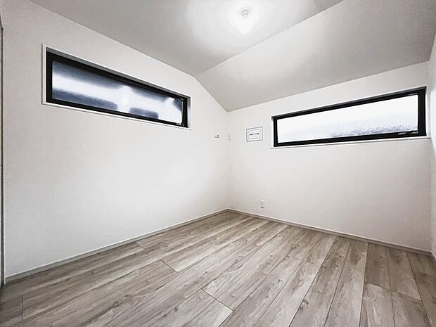 2面採光を確保した明るい室内は、爽やかな風を感じる居心地の良い空間です。