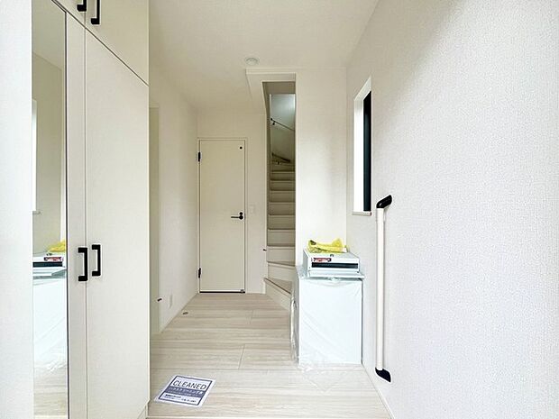 お客様をお迎えする玄関、お家の出入りもスムーズに行えます。