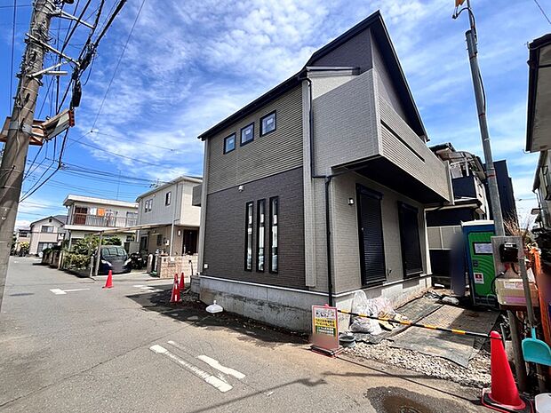 カースペースは1台駐車できます。車庫の出し入れのしやすさなど、実際に現地にてご確認ください。