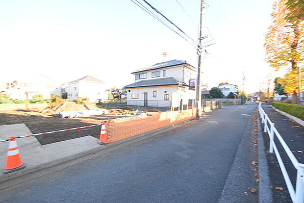 商業施設が徒歩圏内に充実、日々のお買い物も安心な環境です。