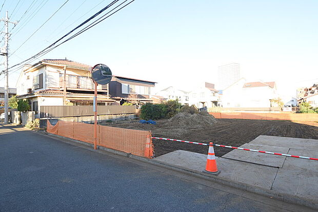 商業施設が徒歩圏内に充実、日々のお買い物も安心な環境です。