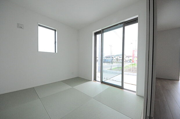 和室があるとやはりどこか心落ち着いてしまいます。客間としてもちょうど良い約4.5帖。