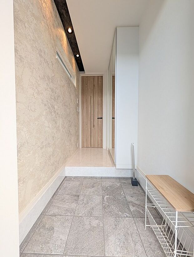 お客様をお迎えする玄関、お家の出入りもスムーズに行えます。