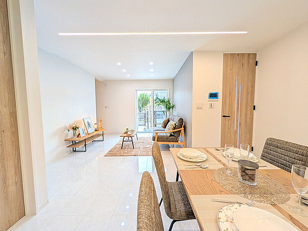 リビングは家具の配置も思いのまま。自由度が高い設計です。