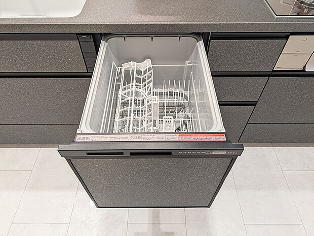 家事時間を短縮できる食洗器付き、毎日の負担を減らしてお料理を楽しめる嬉しい設備です。