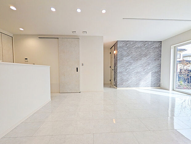 リビングは家具の配置も思いのまま。自由度が高い設計です。